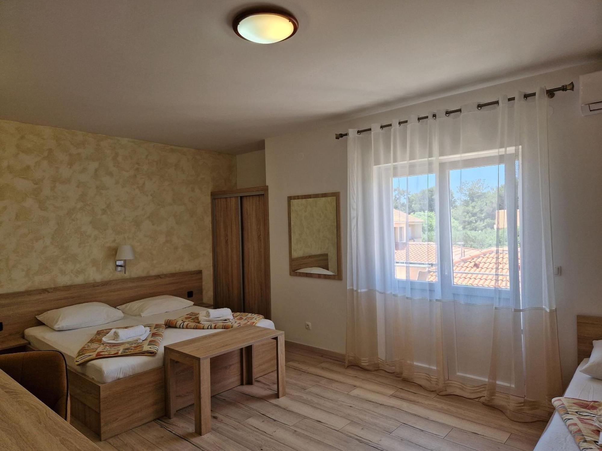 Apartment And Rooms Amenka Novalja Kültér fotó
