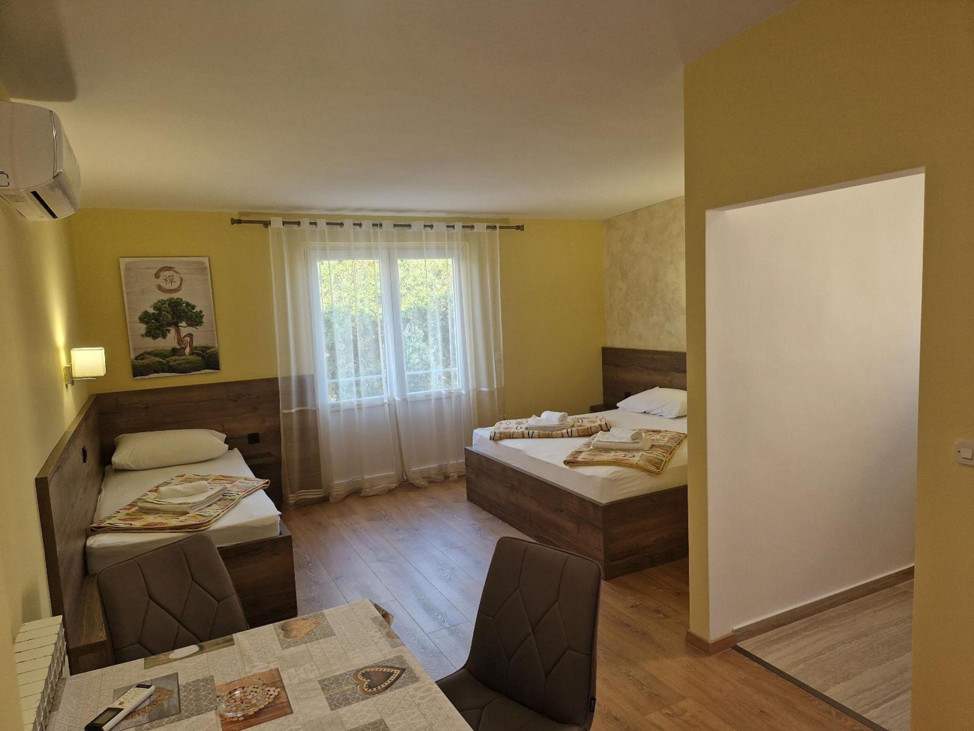 Apartment And Rooms Amenka Novalja Kültér fotó