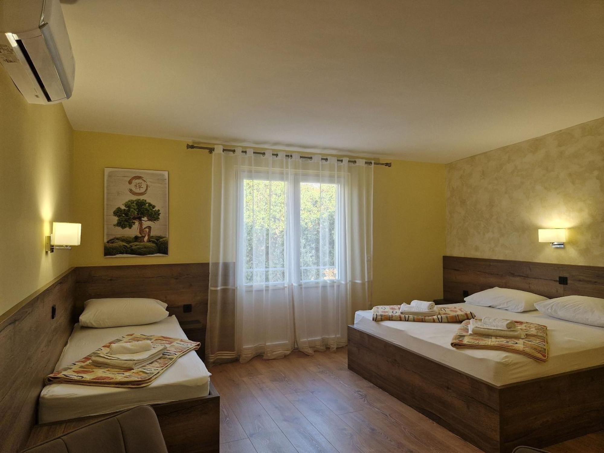 Apartment And Rooms Amenka Novalja Kültér fotó