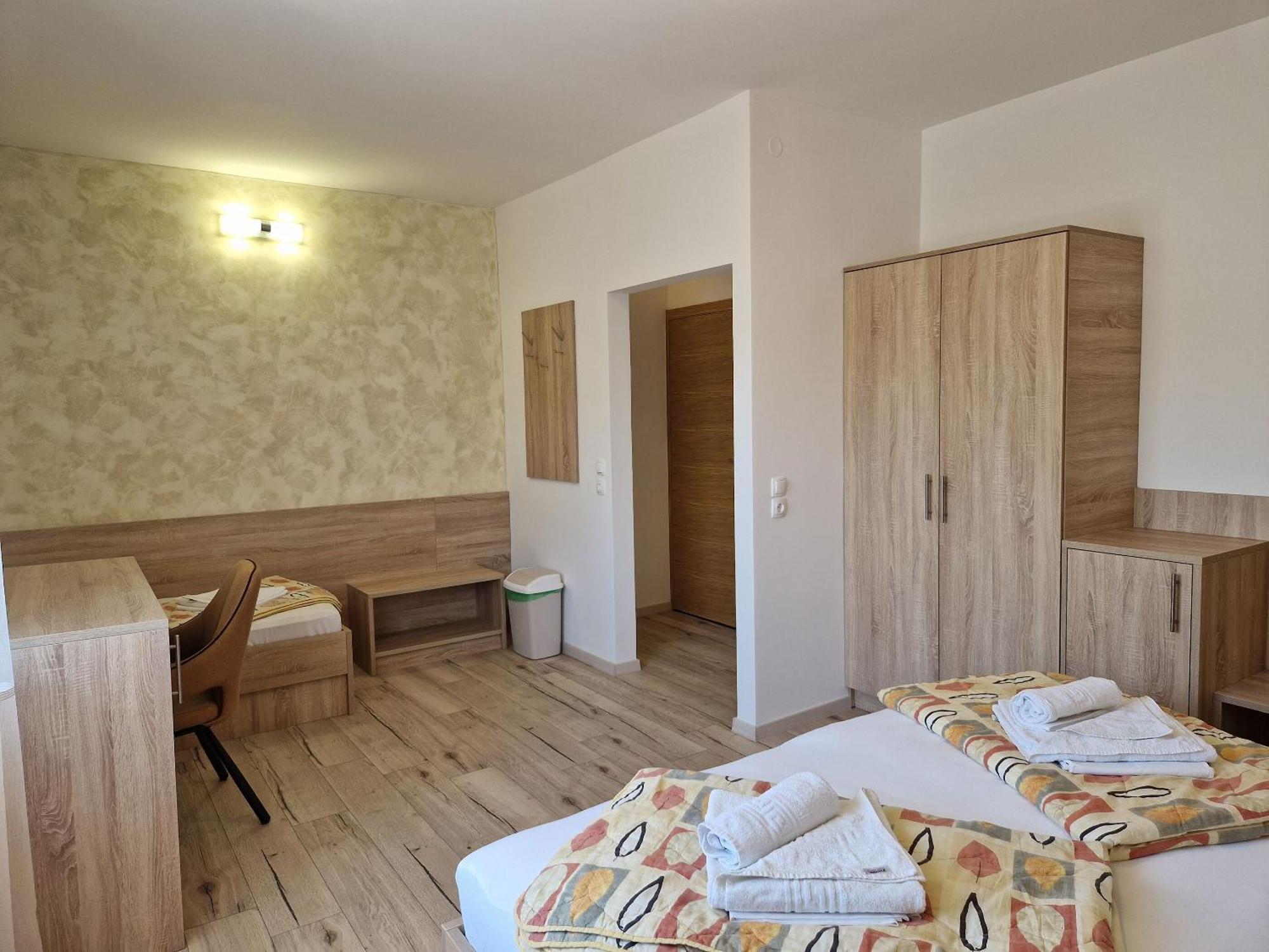 Apartment And Rooms Amenka Novalja Kültér fotó